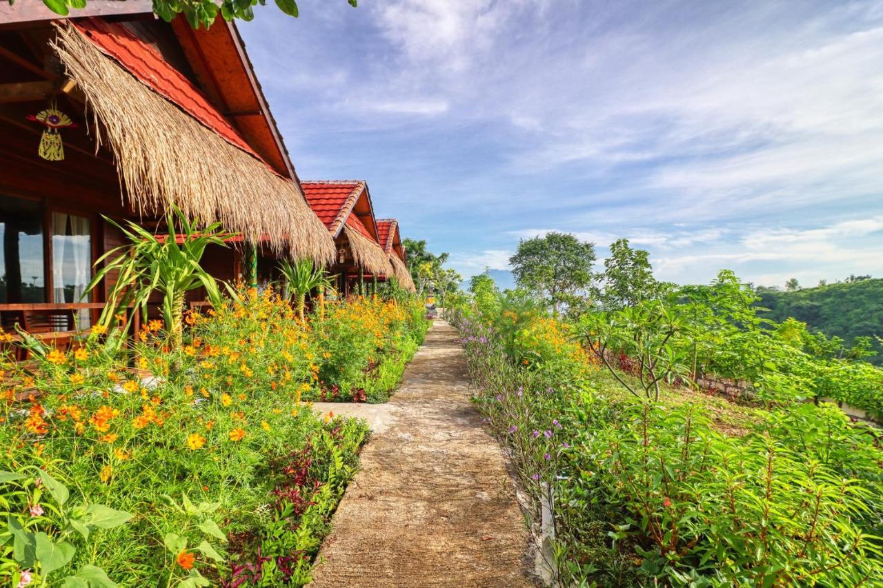 Ayu Hill Bungalows Toyapakeh Esterno foto